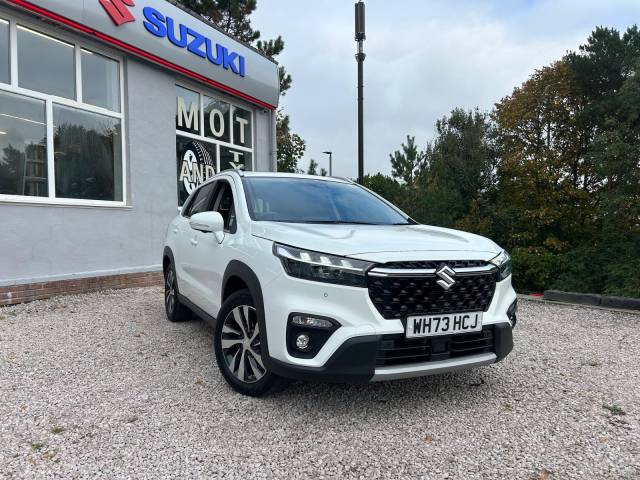 Suzuki S-Cross 1.5 Hatchback Ultra Hatchback Petrol / Electric Hybrid white