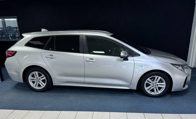 Suzuki Swace 1.8 Hybrid SZ5 5dr CVT Estate Petrol / Electric Hybrid Silver
