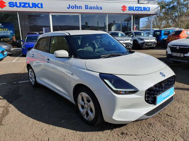 Suzuki Swift 1.2 Mild Hybrid Motion manual Hatchback Hybrid Pure White