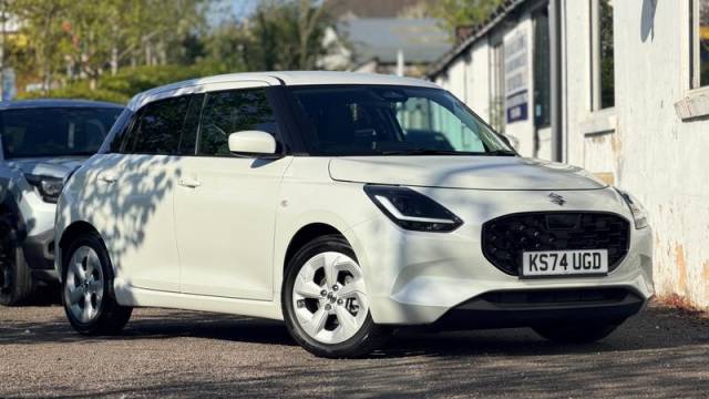Suzuki Swift 1.2 MHEV Motion Hatchback 5dr Petrol Hybrid Manual Euro 6 (s/s) (82 ps) Hatchback Hybrid White