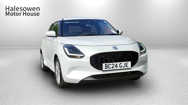 Suzuki Swift 1.2 MHEV Motion Hatchback 5dr Petrol Hybrid Manual Euro 6 (s/s) (82 ps) Hatchback Hybrid White
