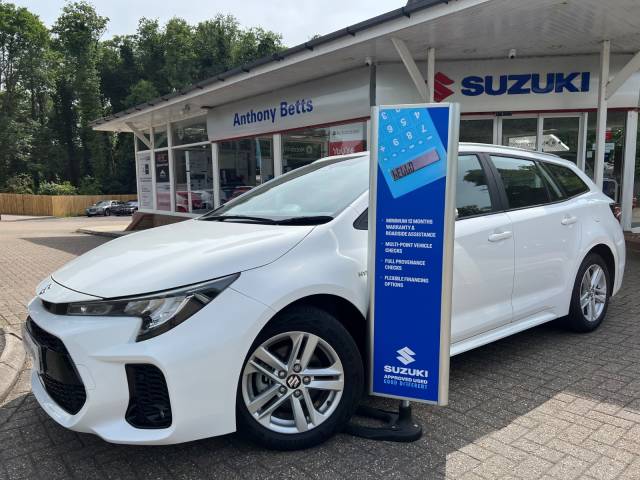 Suzuki Swace 1.8 Estate Motion Estate Petrol / Electric Hybrid Super White